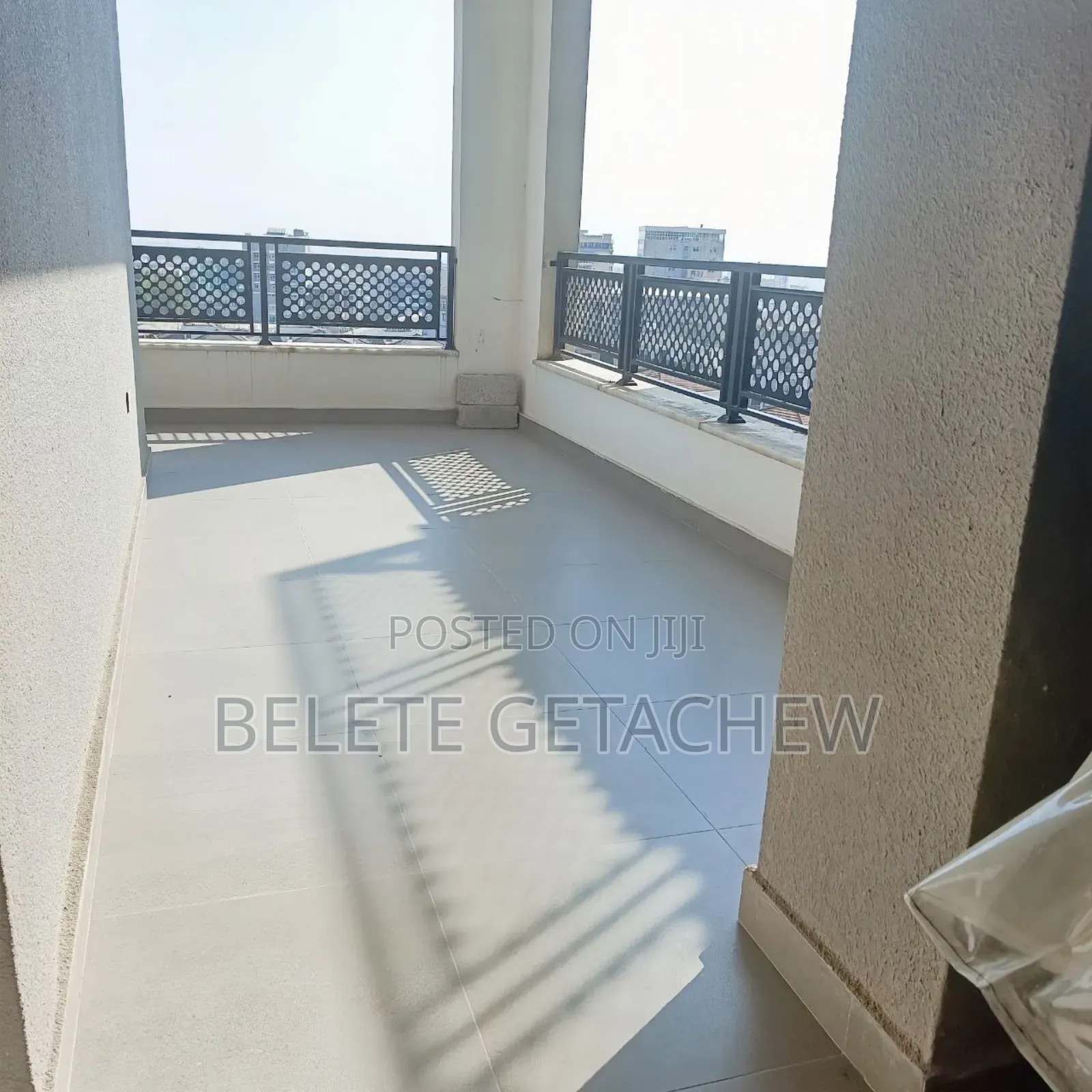 3bdrm Apartment in Cmc Mechaiel, Luxury, Bole for sale