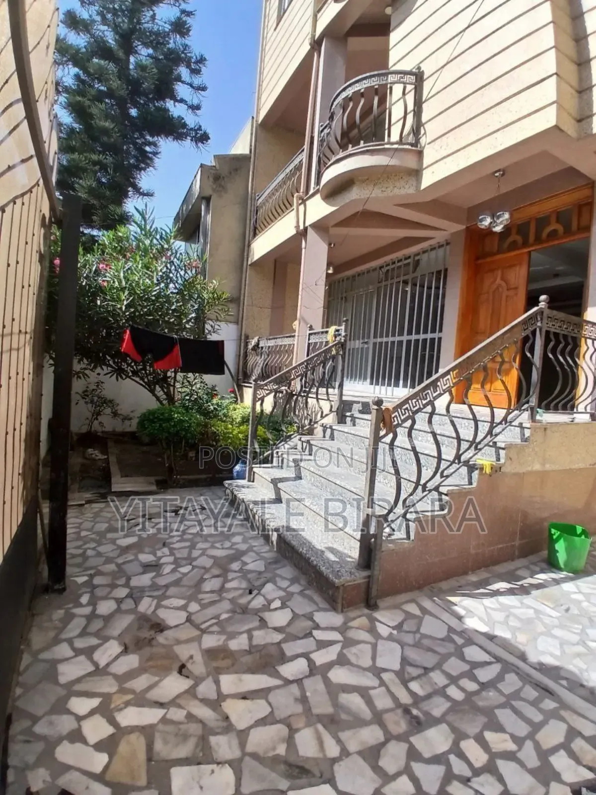 Furnished 7bdrm Farm House in ሬራውድ G+2, Bole for sale