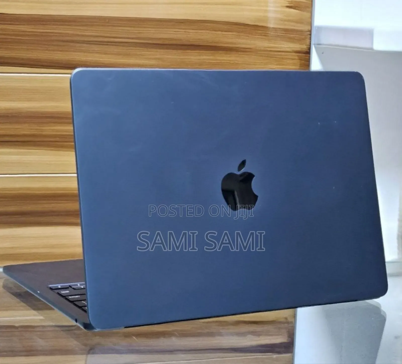 New Laptop Apple MacBook Air 2025 M4 13-inch 16GB Apple M4 SSD 256GB