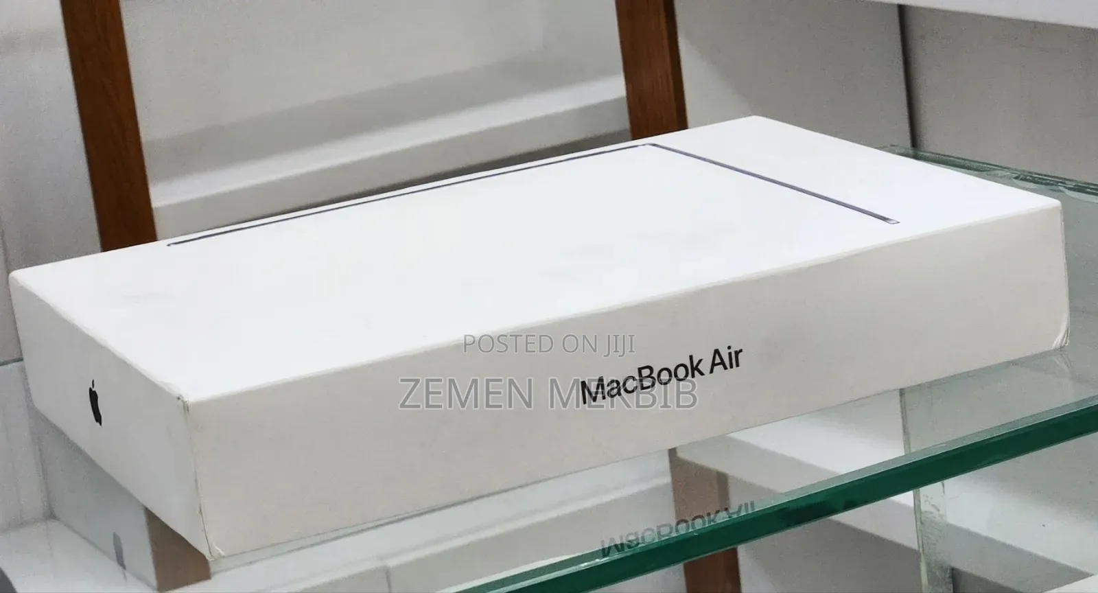 New Laptop Apple MacBook Air 2025 M4 15-inch 16GB SSD 256GB