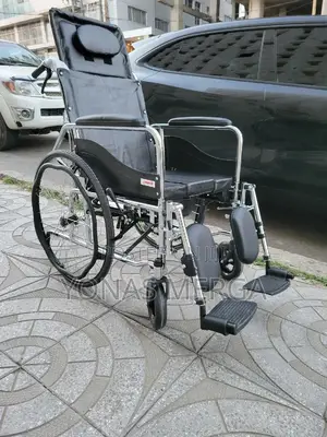 Commode Pan Toileting Wheelchair戒叠improve the Wheel Chairs Movements.