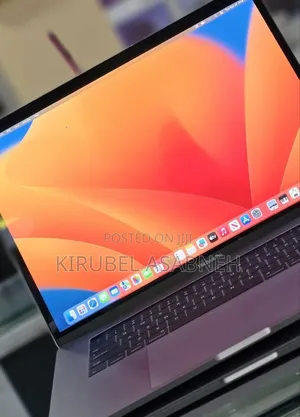 New Laptop Apple MacBook Pro 2017 16GB Intel Core i7 SSD 512GB