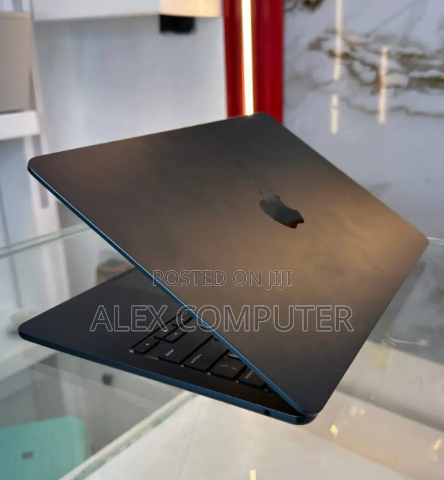 New Laptop Apple MacBook Air 2024 M3 13-inch 16GB Apple M3 SSD 512GB