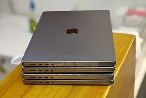 New Laptop Apple MacBook Pro 2021 M1 32GB Apple M1 SSD 512GB