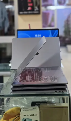 New Laptop Apple MacBook Pro 2017 16GB Intel Core i7 SSD 512GB