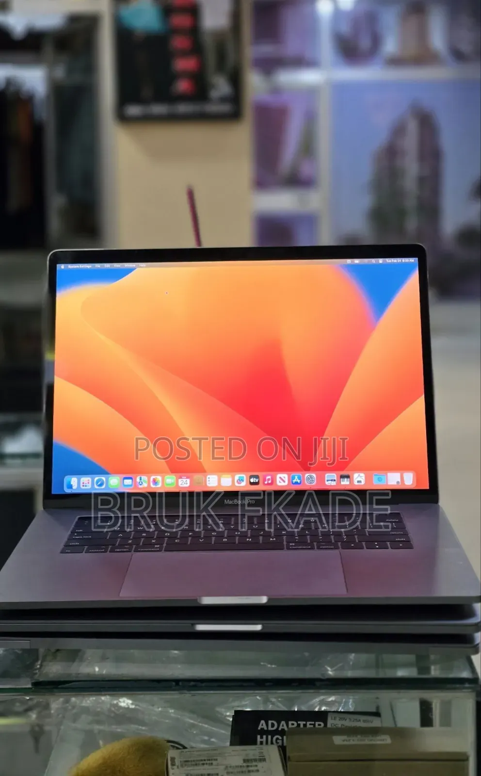 New Laptop Apple MacBook Pro 2017 16GB Intel Core i7 SSD 512GB