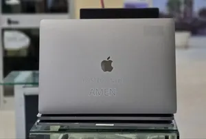 New Laptop Apple MacBook Pro 2017 16GB Intel Core i7 SSD 512GB