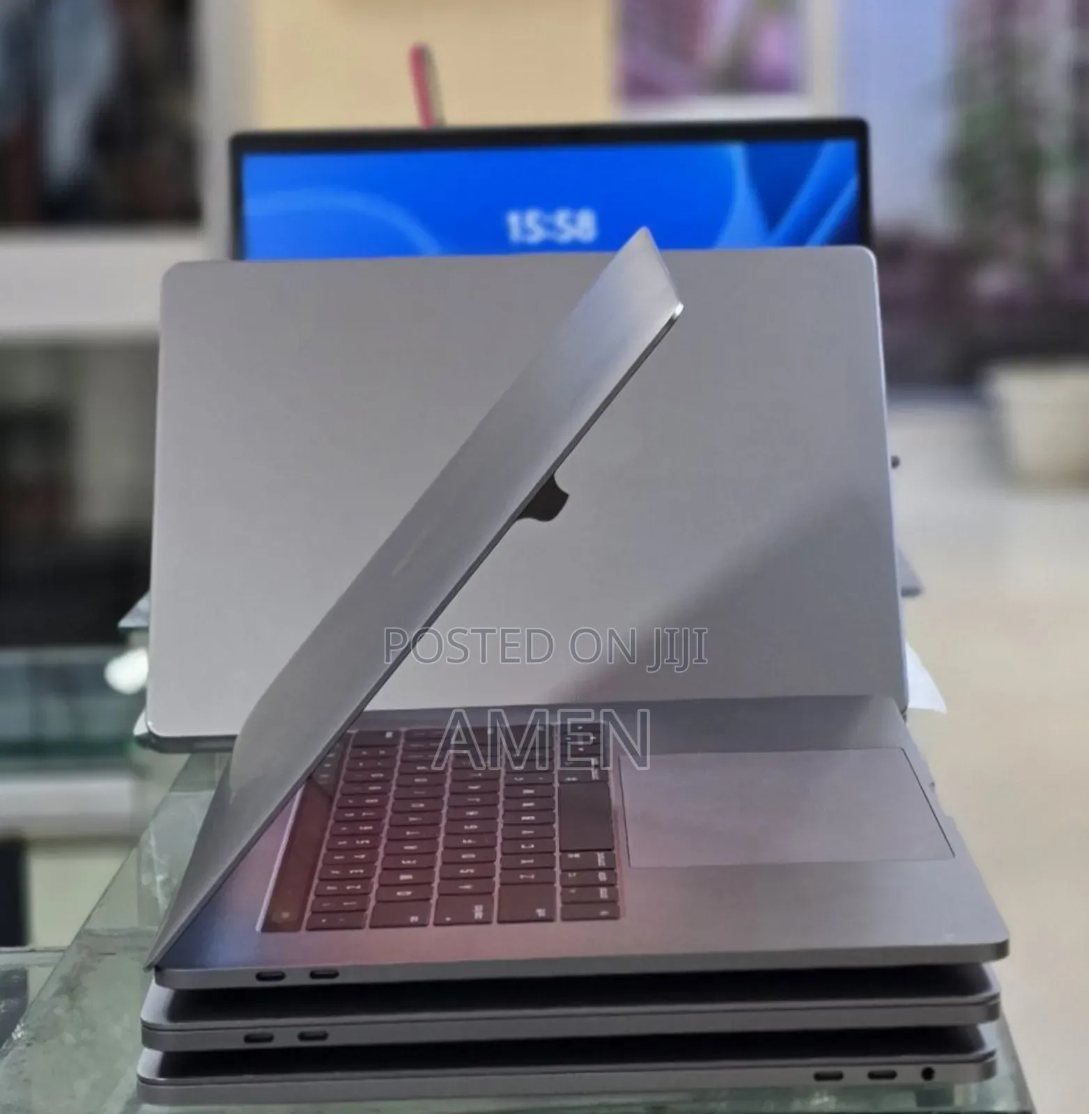 New Laptop Apple MacBook Pro 2017 16GB Intel Core i7 SSD 512GB