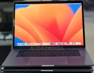 New Laptop Apple MacBook Pro 2017 16GB Intel Core i7 SSD 512GB