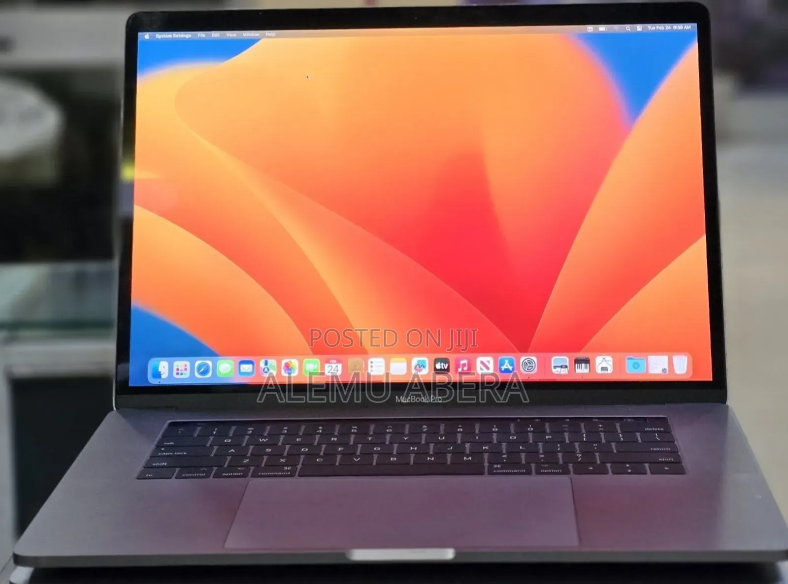 New Laptop Apple MacBook Pro 2017 16GB Intel Core i7 SSD 512GB