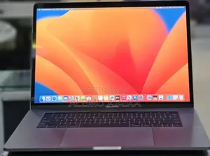 New Laptop Apple MacBook Pro 2017 16GB Intel Core i7 SSD 512GB