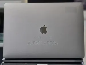 New Laptop Apple MacBook Pro 2017 16GB Intel Core i7 SSD 512GB