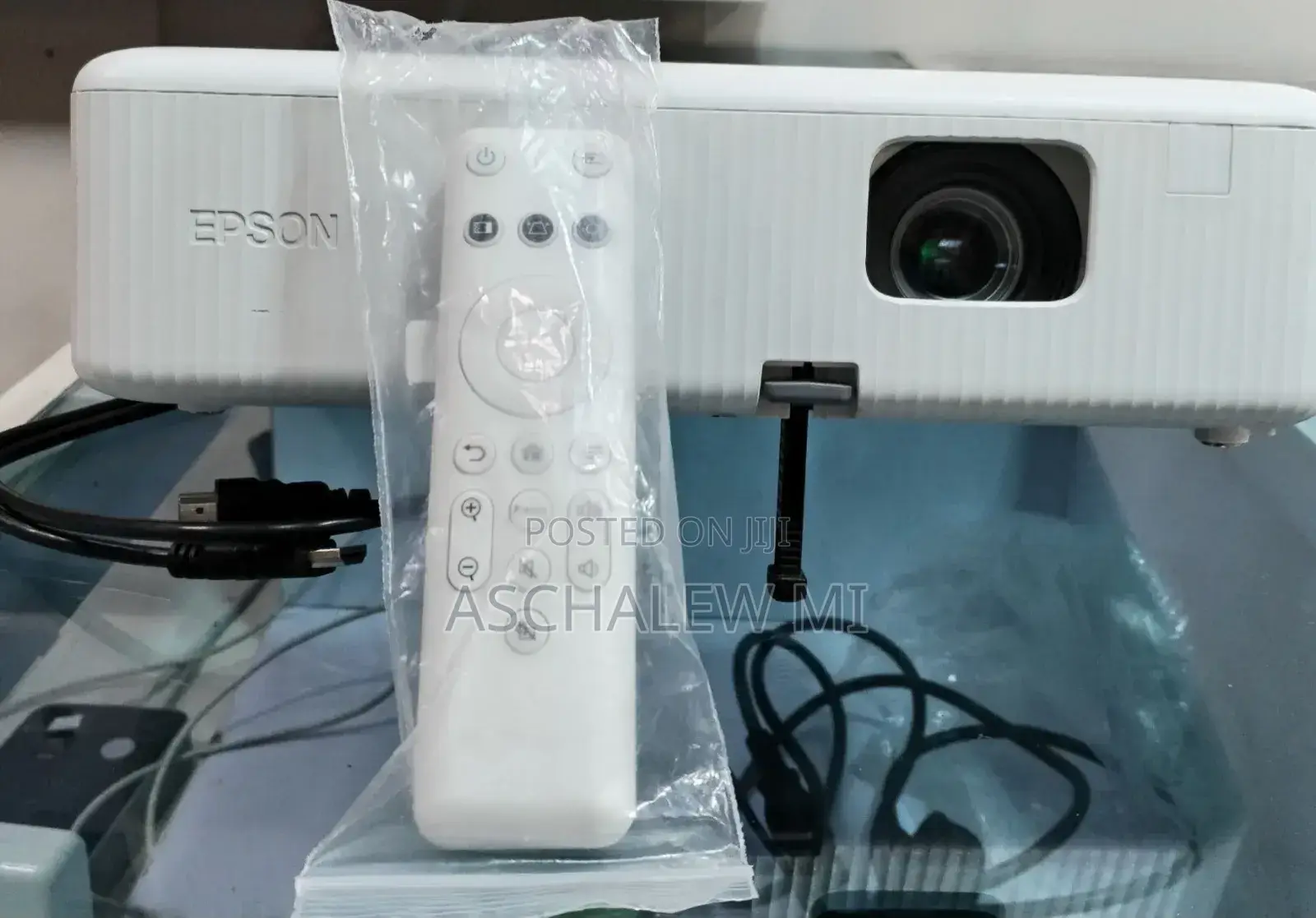Brand New Epson Projector Model: Eb-E10 With Cartoon With
