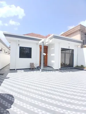 7bdrm House in Yeka for sale