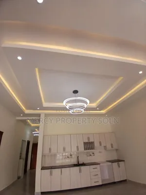 7bdrm House in Yeka for sale