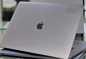 New Laptop Apple MacBook Pro 2017 16GB Intel Core i7 SSD 512GB