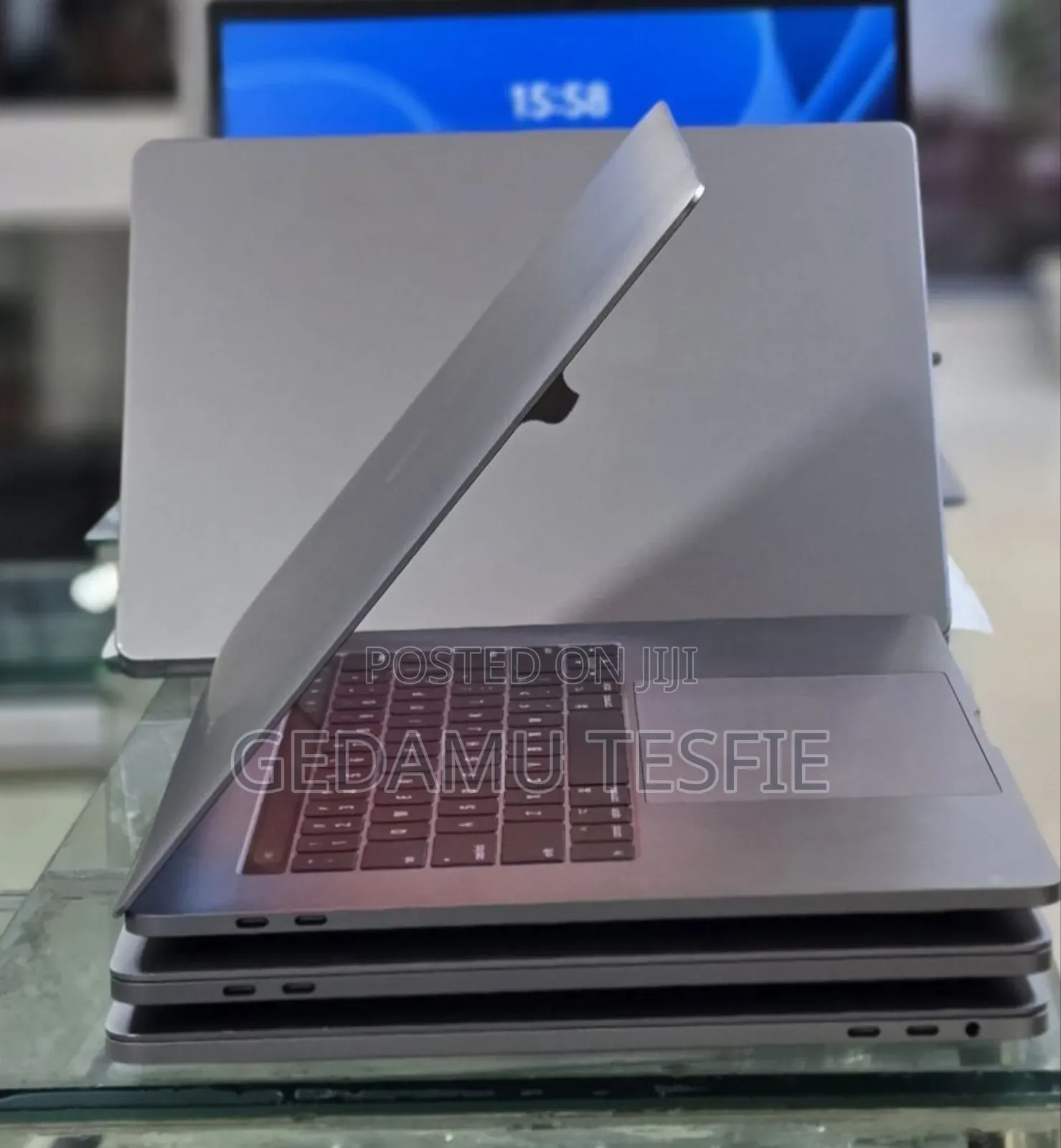 New Laptop Apple MacBook Pro 2017 16GB Intel Core i7 SSD 512GB