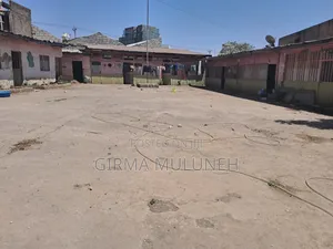 CMC ሚካኤል አሰፓልት ዳር የሚሸጥ መሬት