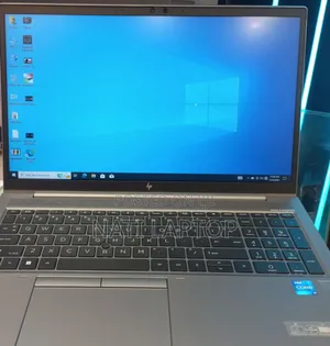 New Laptop HP ZBook Firefly G8 16GB Intel Core i7 SSD 512GB