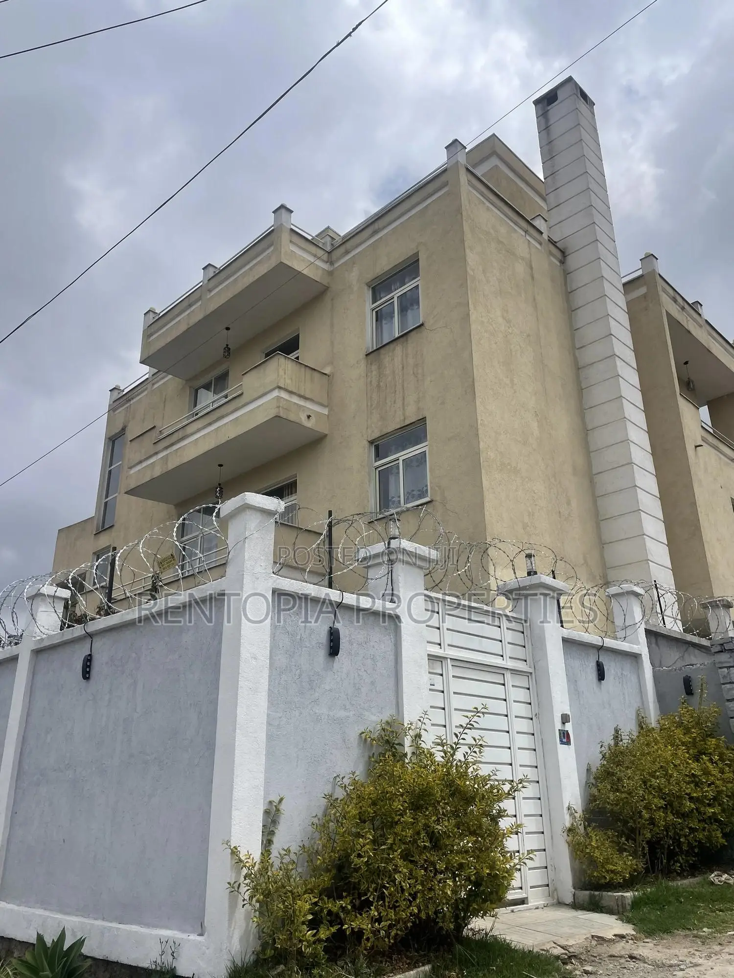 6bdrm House in Yeka for sale