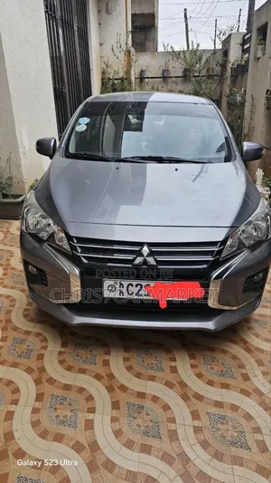 Mitsubishi Attrage 2022 Gray