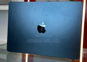 New Laptop Apple MacBook Air 2024 M3 16GB Apple M3 SSD 512GB