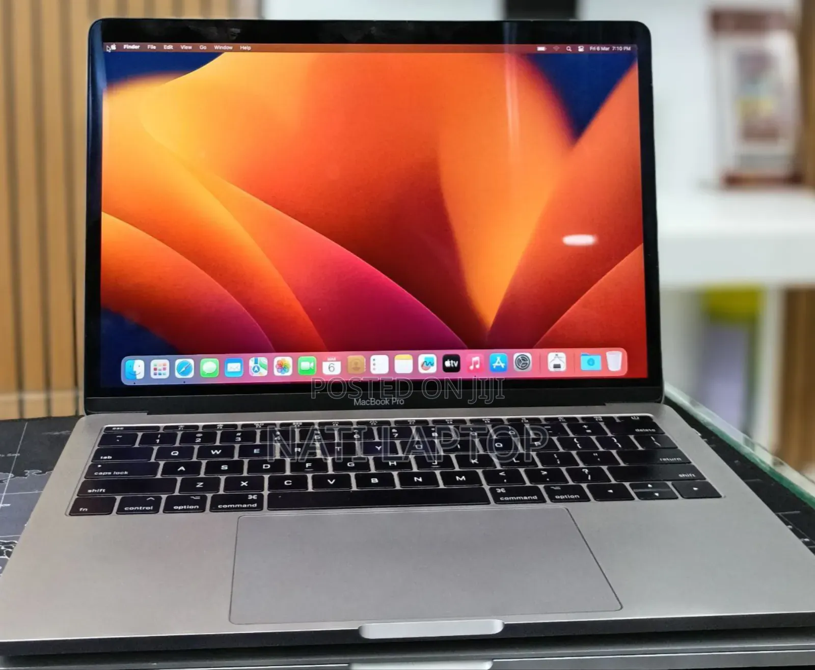 New Laptop Apple MacBook Pro 2017 8GB Intel Core i5 SSD 128GB