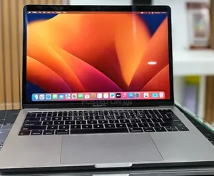 New Laptop Apple MacBook Pro 2017 8GB Intel Core i5 SSD 128GB