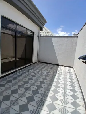 Furnished 5bdrm Villa in Yeka for sale