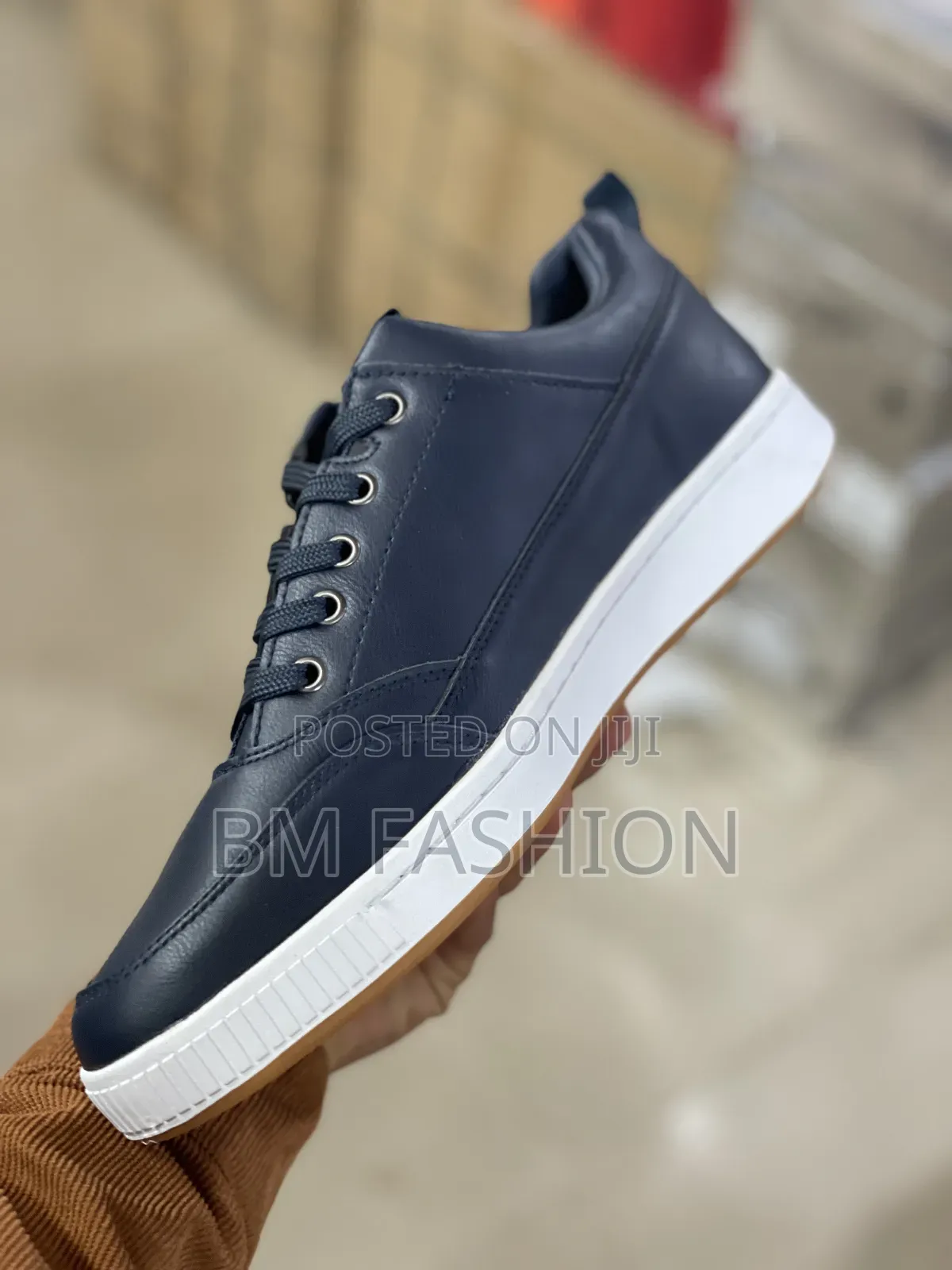 Cat Navy Blue Smooth Leather Sneakers (ባሉበት እንልካለን)