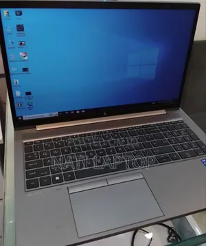 New Laptop HP ZBook Firefly G8 16GB Intel Core i7 SSD 512GB