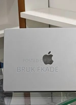 New Laptop Apple MacBook Pro 2024 M3 14-inch 8GB Apple M3 Pro SSD 512GB