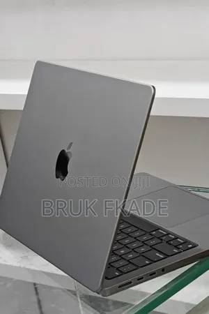 New Laptop Apple MacBook Pro 2024 M3 14-inch 8GB Apple M3 Pro SSD 512GB