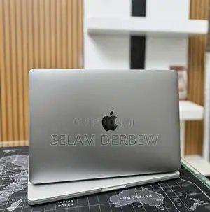 New Laptop Apple MacBook Pro 2017 8GB Intel Core i5 SSD 128GB