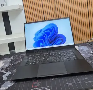 New Laptop Razer Blade 16GB Intel Core i7 SSD 512GB