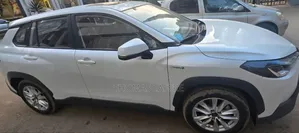Toyota Corolla Cross Hybrid 2024 White