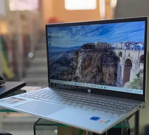 New Laptop HP Pavilion 15 8GB Intel Core i5 SSD 512GB