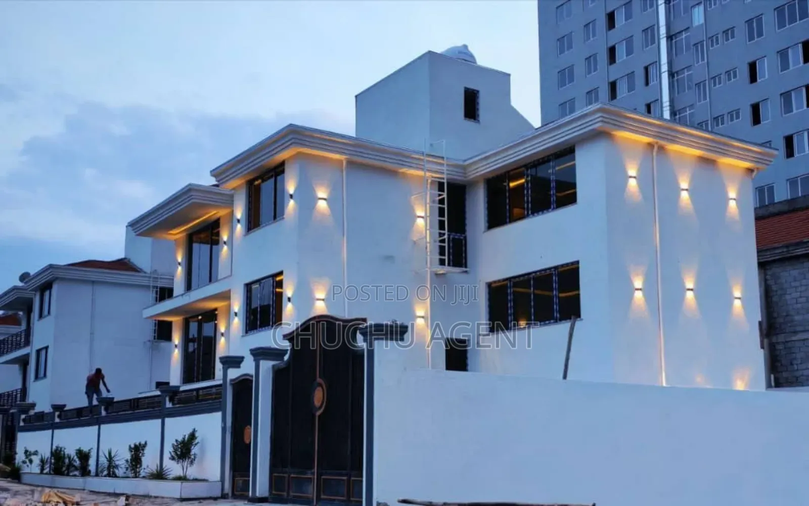 8bdrm House in Bole for sale