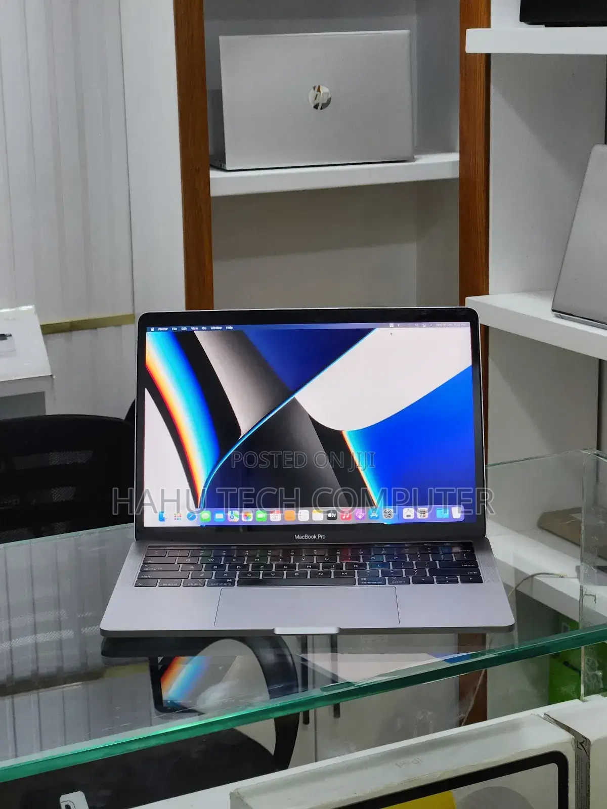 New Laptop Apple MacBook Pro M1 16GB Apple M1 Pro SSD 256GB