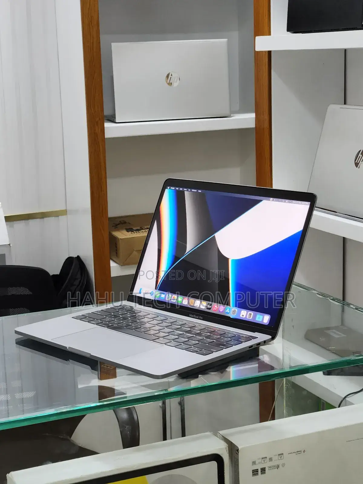 New Laptop Apple MacBook Pro M1 16GB Apple M1 Pro SSD 256GB