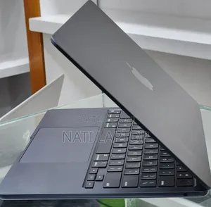 New Laptop Apple MacBook Air 2024 M3 13-inch 16GB Apple M3 SSD 512GB