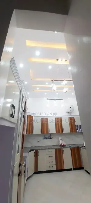 Furnished 8bdrm Villa in Bole for sale