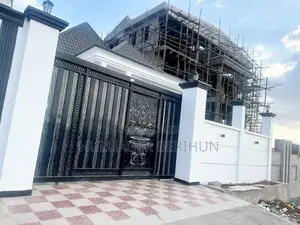 Furnished 8bdrm Villa in Bole for sale