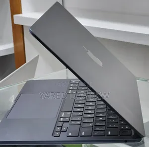 New Laptop Apple MacBook Air 2024 M3 13-inch 16GB Apple M3 SSD 512GB