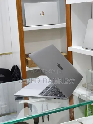 New Laptop Apple MacBook Pro M1 16GB Apple M1 SSD 256GB