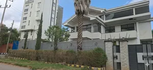 6bdrm House in Addis Abeba, Kirkos for sale