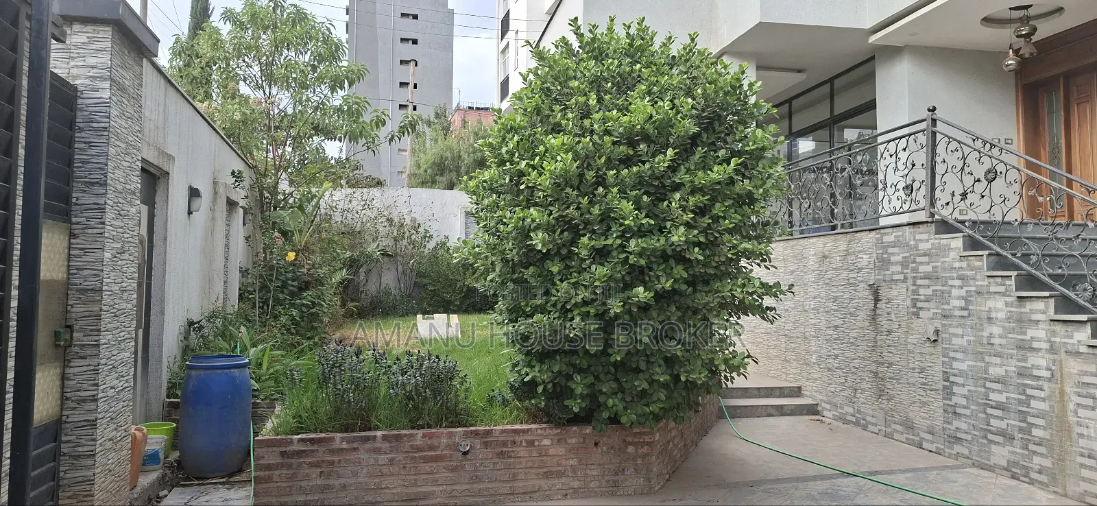 6bdrm House in Addis Abeba, Kirkos for sale