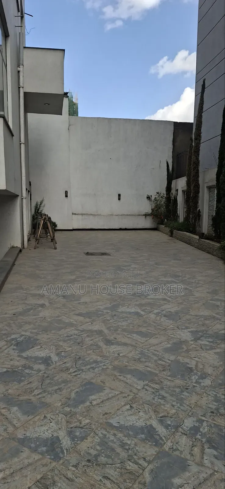 6bdrm House in Addis Abeba, Kirkos for sale