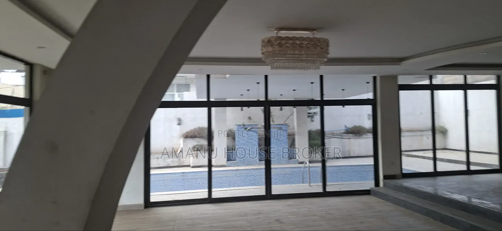6bdrm House in Addis Abeba, Kirkos for sale