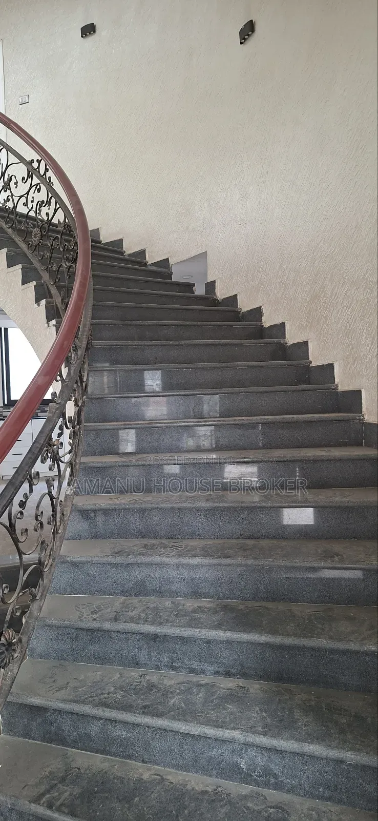 6bdrm House in Addis Abeba, Kirkos for sale